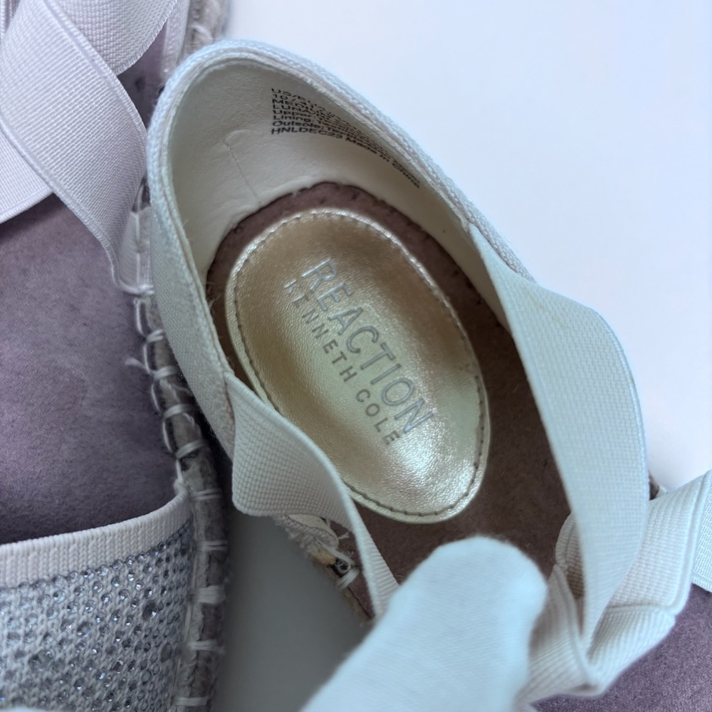 Kenneth Cole Reaction Luna Silver Rhinestone Espadrille Flat Sandal Size 10 NWOB - Picture 11 of 12